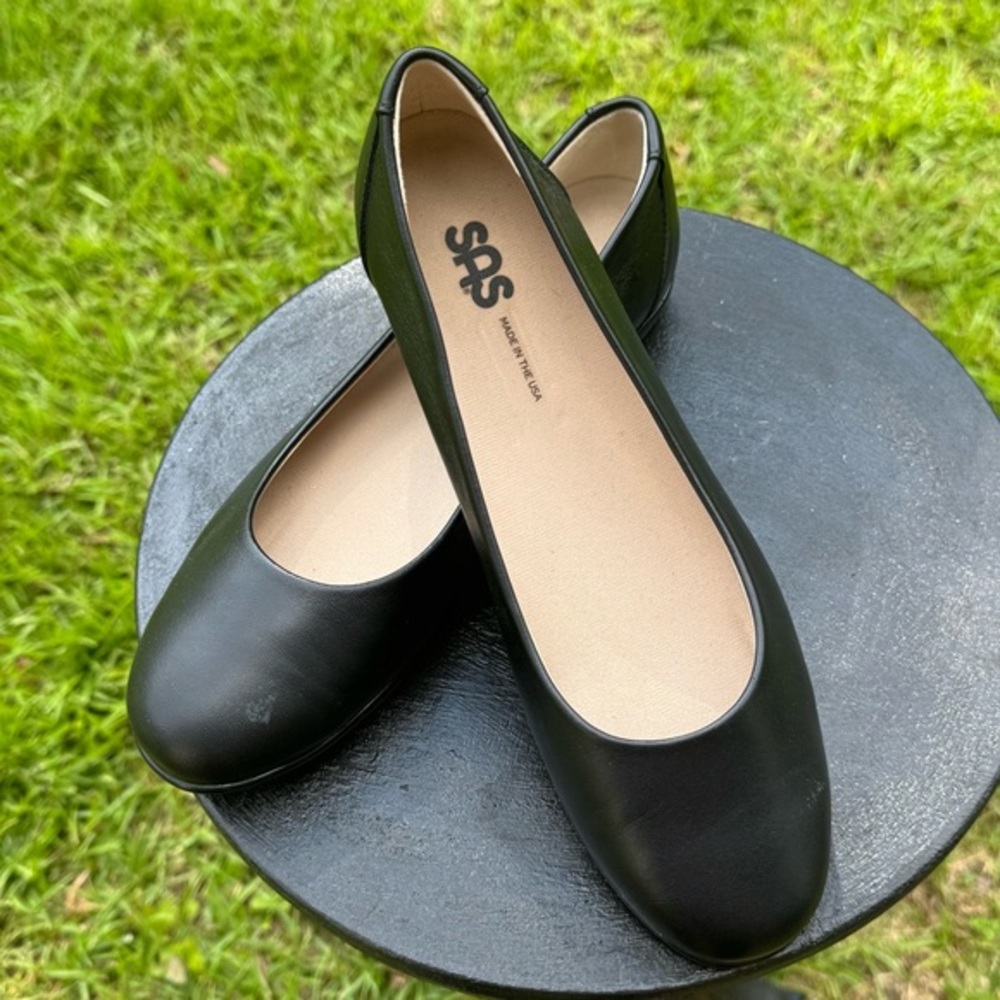 SAS Scenic Ballet Flats Black Size 8 1/2 Slim Walking Made In USA